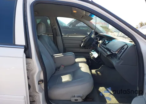 2004 Ford Crown Victoria Lx z USA, uszkodzony, nr VIN 2FAFP74W14X149804